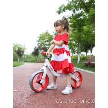 niño caminando bicicleta niños equilibrio bicicleta